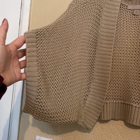 Going through my closet! Come see pls - Picture 3 of 4